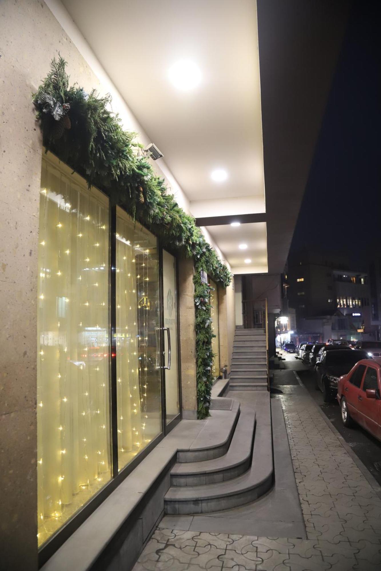 Evn Boutique Hotel Erevan Esterno foto